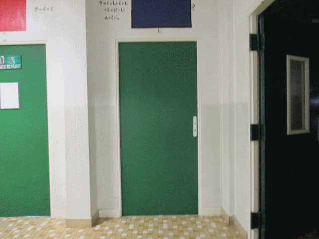 Voici le couloir des mathématiques !